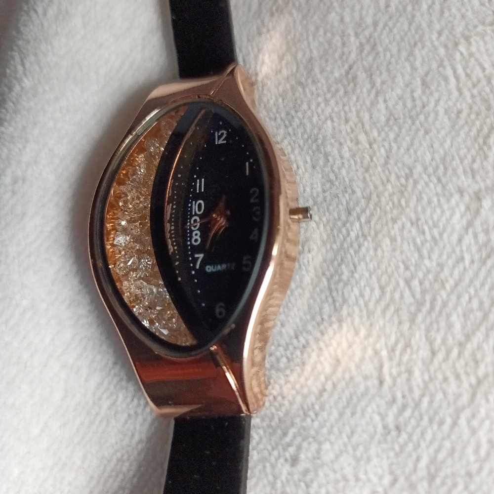Rose Gold Color Watch - Picture 6 of 12